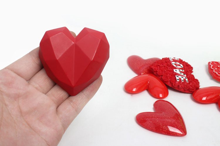 wholesale cute love-theme heart-shaped fridge magnets, fridge decorative stickers, strong magnetic stickers, message stickers, red and peach hearts factory direct