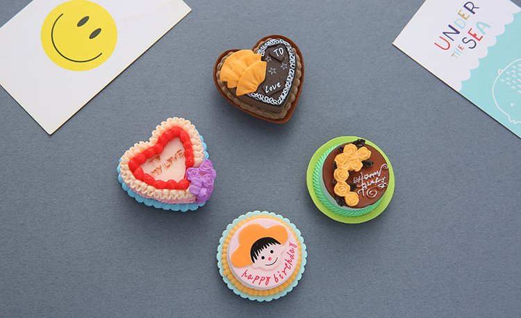 wholesale creative 3d simulated food fridge magnets, birthday cakes, pastries, hamburgers, gourmet resin magnetic decorative stickers factory direct