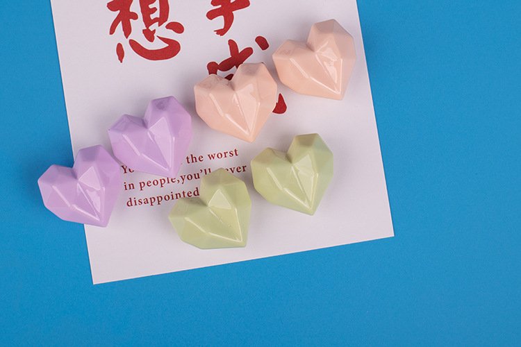 wholesale same style rhombus and heart-shaped creative fridge magnets, couples' wedding cartoon 3d peach heart resin magnets factory direct