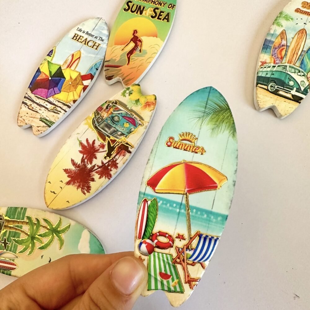 wholesale skateboard-shaped fridge magnets with gold-plated craftsmanship, 3d texture, unique and creative ceramic design for decorative crafts factory direct