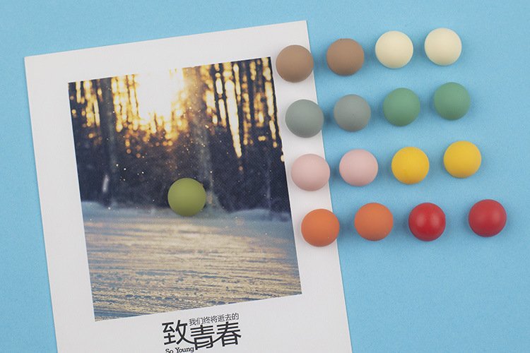 wholesale sandblasted magnetic morandi round stickers, whiteboard and slotted board photo stickers, minimalist fridge magnets, magnetic stickers factory direct