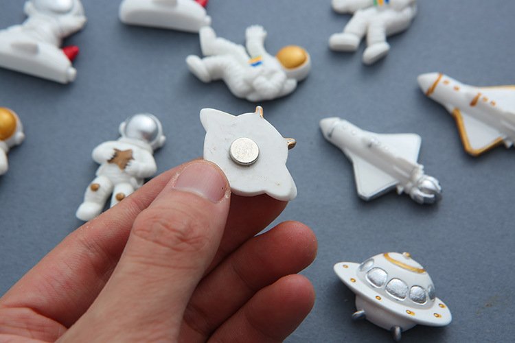 wholesale astronaut fridge magnets, magnetic stickers, space shuttle iron magnets, creative space fridge decorations, message stickers factory direct