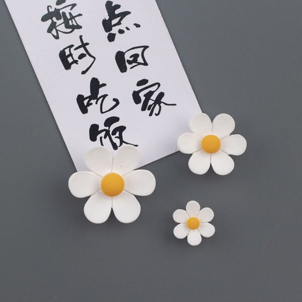 wholesale adorable daisies, elegant flowers, ins japanese style fresh 3d resin magnetic stickers for fridge magnets factory direct
