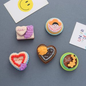 wholesale creative 3d simulated food fridge magnets, birthday cakes, pastries, hamburgers, gourmet resin magnetic decorative stickers factory direct