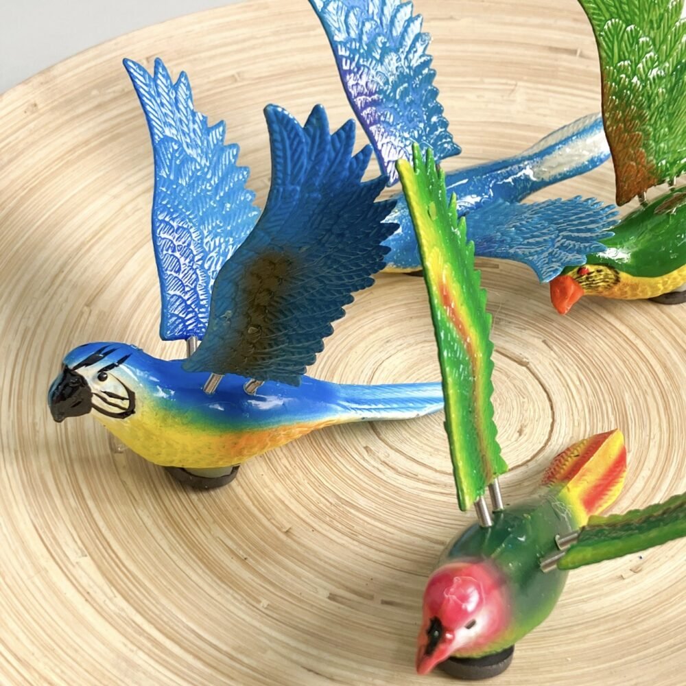 wholesale adorable realistic bird-shaped fridge magnets with movable limbs, colorful painted design for home daily use factory direct