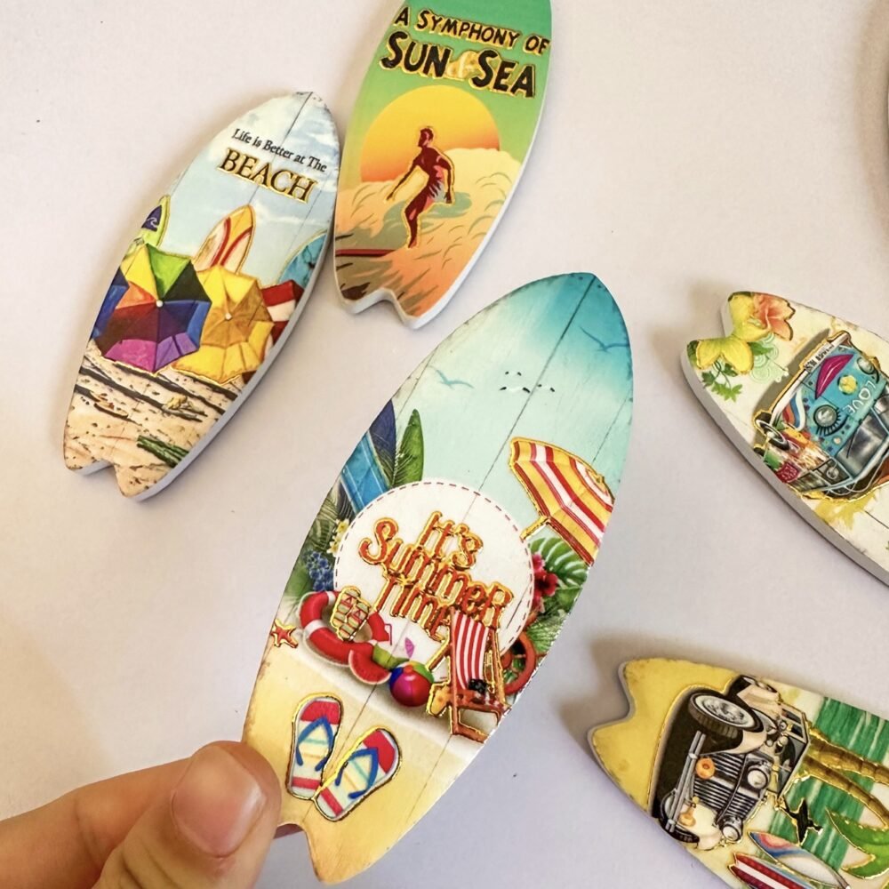 wholesale skateboard-shaped fridge magnets with gold-plated craftsmanship, 3d texture, unique and creative ceramic design for decorative crafts factory direct