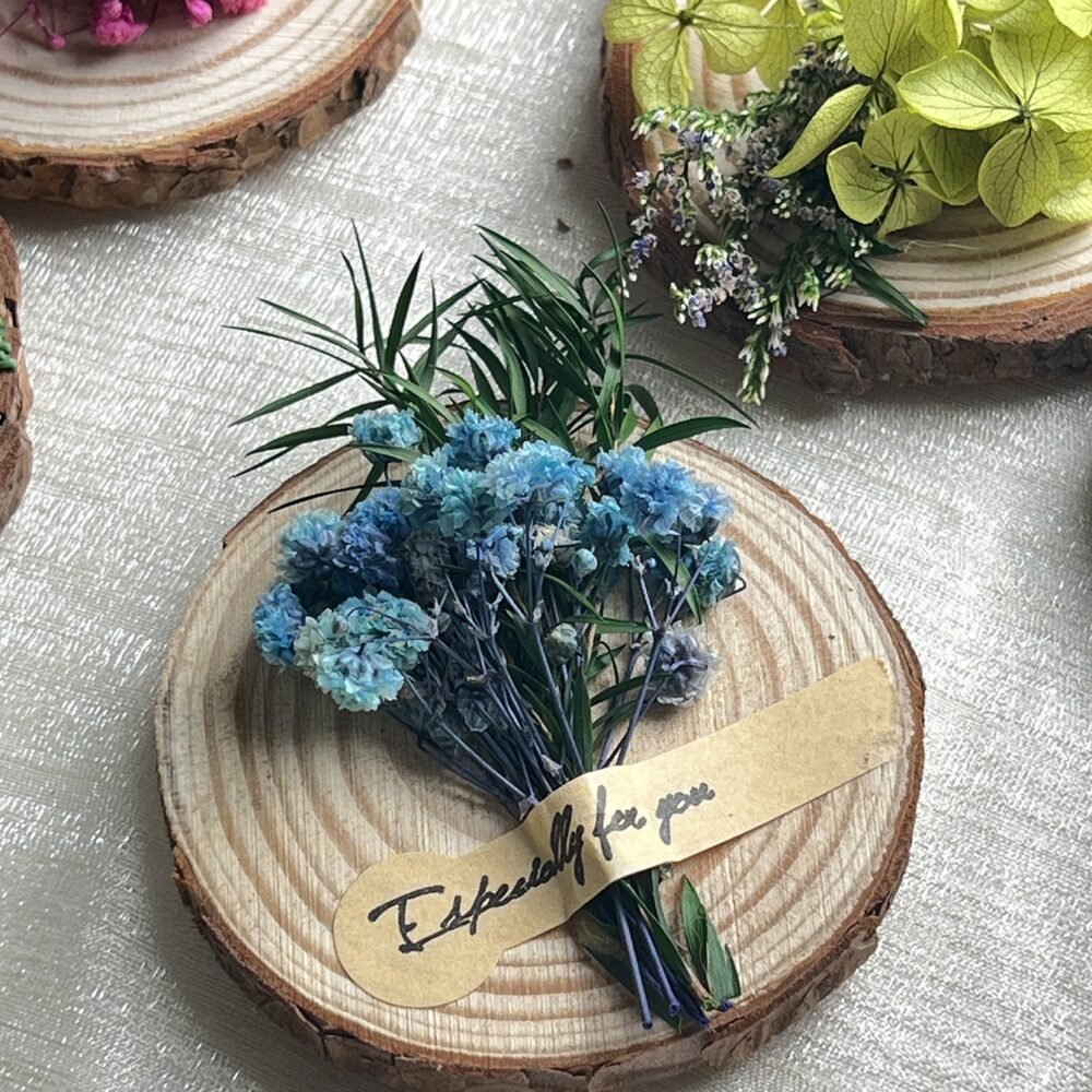 wholesale natural wood-colored handcrafted dried flower bouquets, tree ring wood slices magnetic decorative fridge magnets for home daily use factory direct