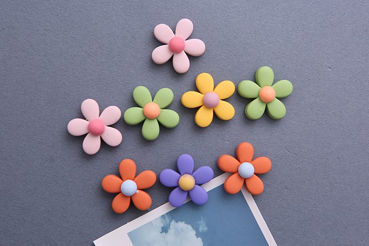 wholesale flower fridge magnets, five-petal flowers, strong magnetic ironstone, creative fresh and artistic magnetic stickers factory direct