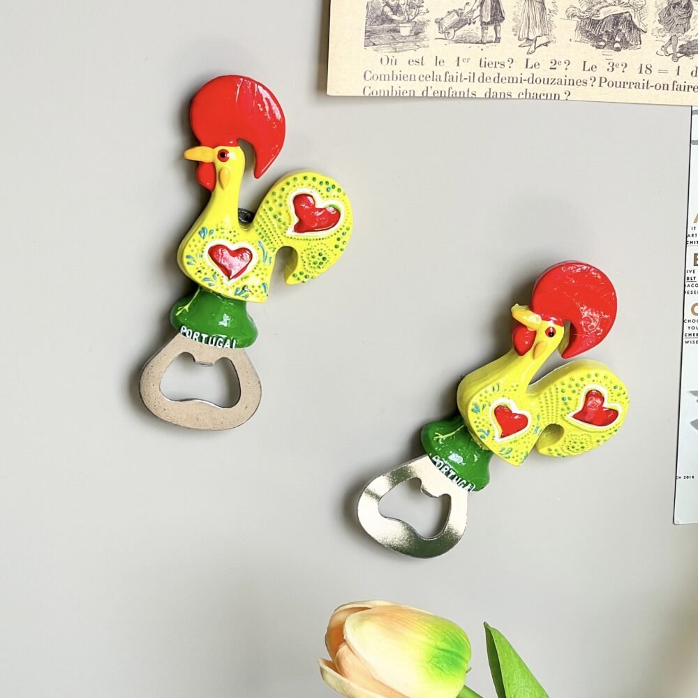 wholesale rooster and lizard-shaped fridge magnets, travel souvenirs, home decorative crafts, creative resin bottle openers factory direct