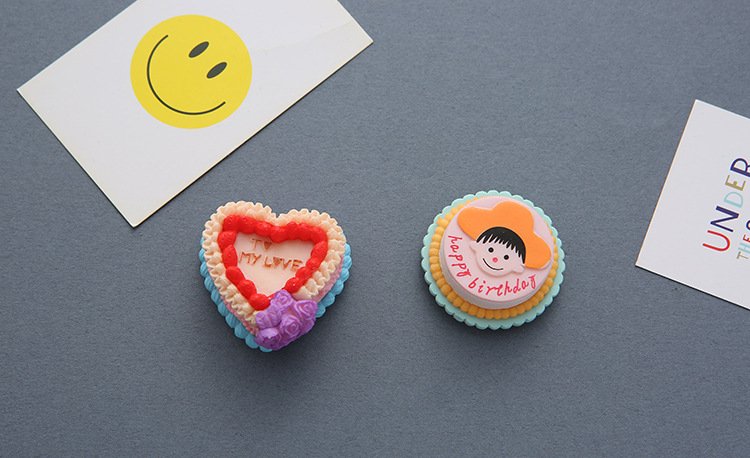 wholesale creative 3d simulated food fridge magnets, birthday cakes, pastries, hamburgers, gourmet resin magnetic decorative stickers factory direct