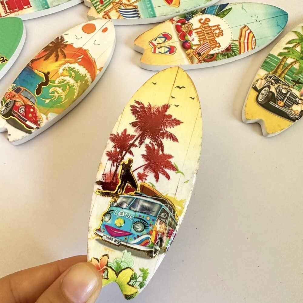 wholesale skateboard-shaped fridge magnets with gold-plated craftsmanship, 3d texture, unique and creative ceramic design for decorative crafts factory direct