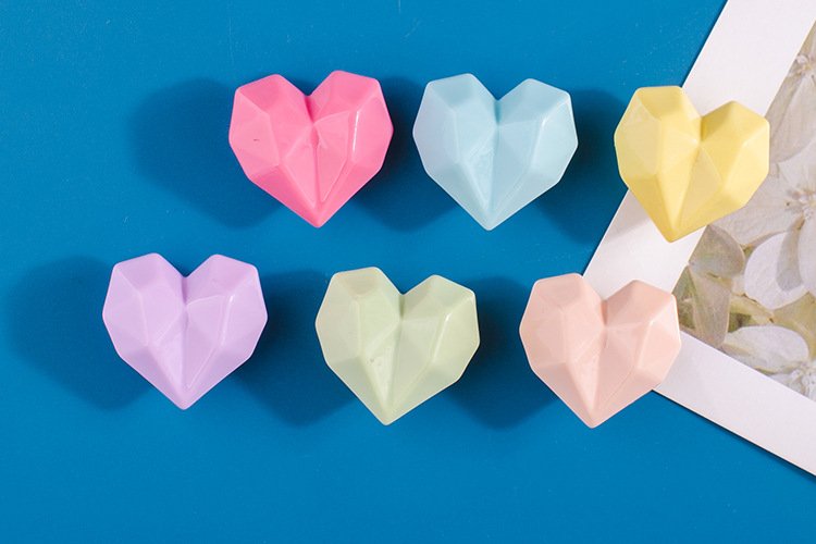 wholesale same style rhombus and heart-shaped creative fridge magnets, couples' wedding cartoon 3d peach heart resin magnets factory direct