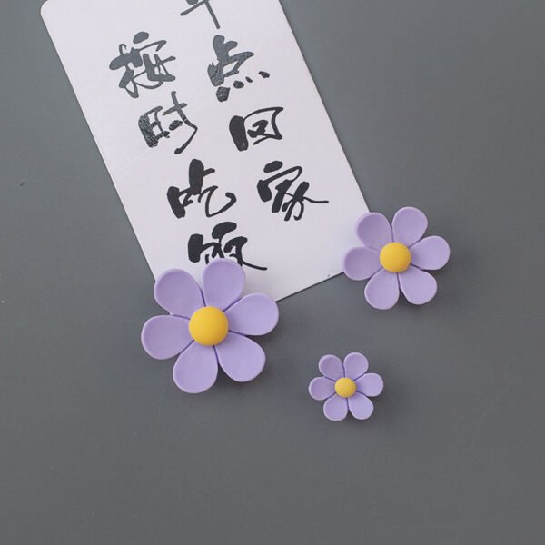 wholesale adorable daisies, elegant flowers, ins japanese style fresh 3d resin magnetic stickers for fridge magnets factory direct