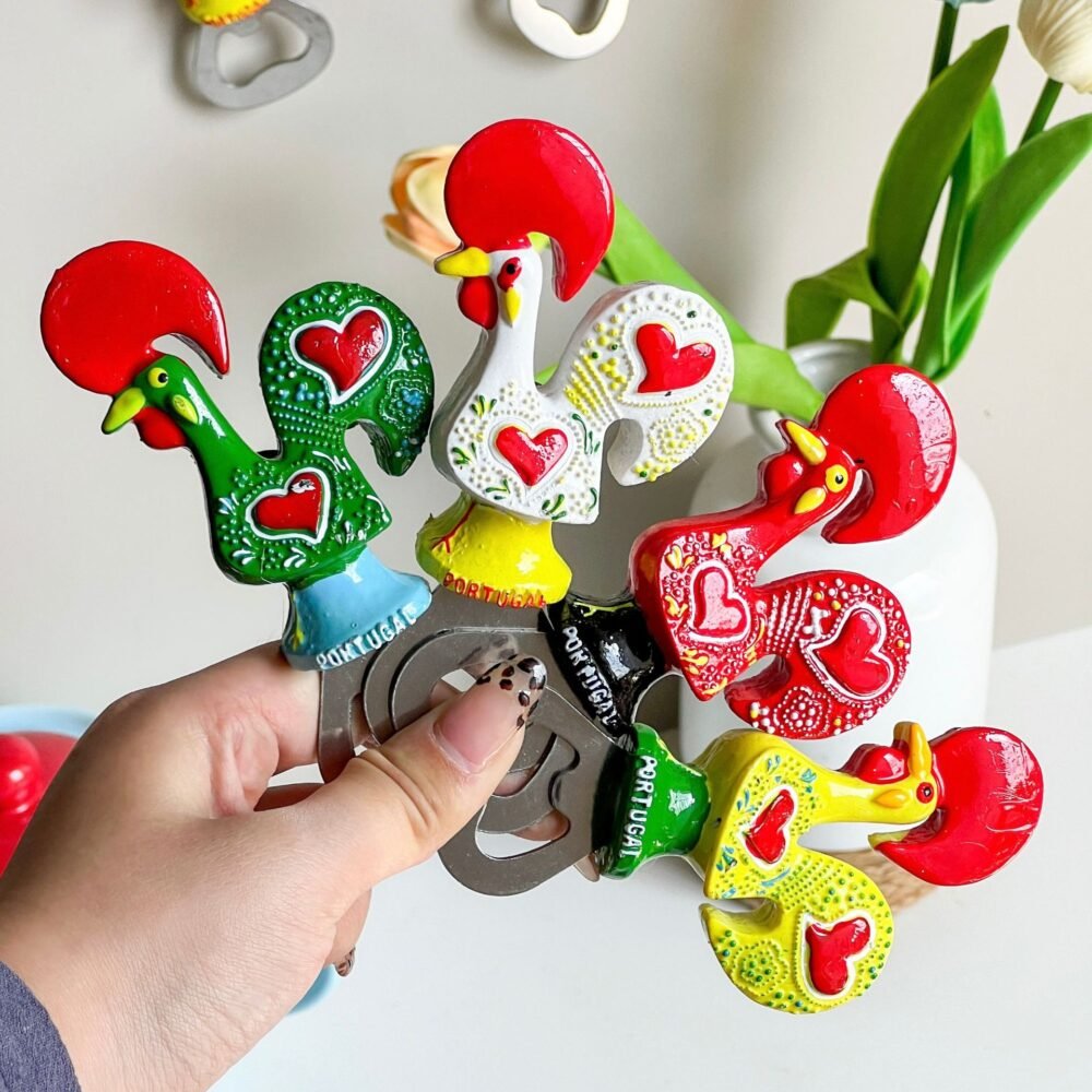 wholesale rooster and lizard-shaped fridge magnets, travel souvenirs, home decorative crafts, creative resin bottle openers factory direct