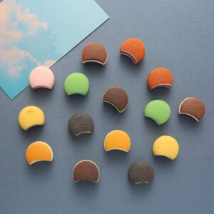 wholesale macaron mini fridge magnets, seven-color cute ironstone magnetic decorations set, plastic magnetic stickers factory direct