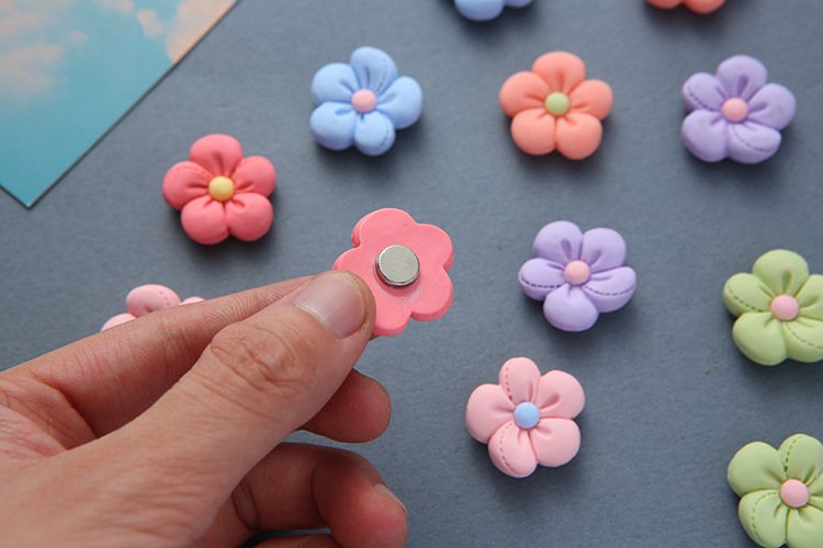 wholesale cartoon cute daisies fridge magnets, magnetic stickers, fruit magnetic stickers, flower whiteboard stickers, message stickers, food magnet teaching aids factory direct