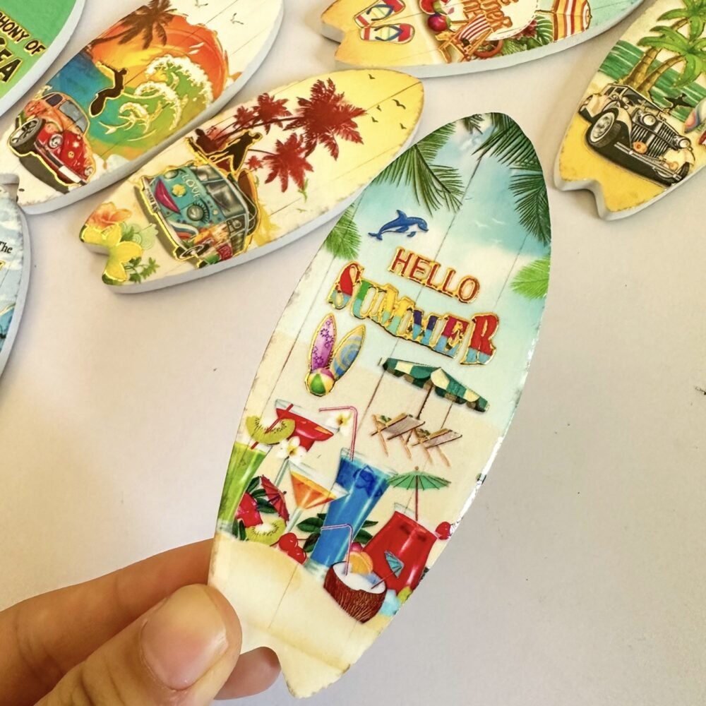 wholesale skateboard-shaped fridge magnets with gold-plated craftsmanship, 3d texture, unique and creative ceramic design for decorative crafts factory direct