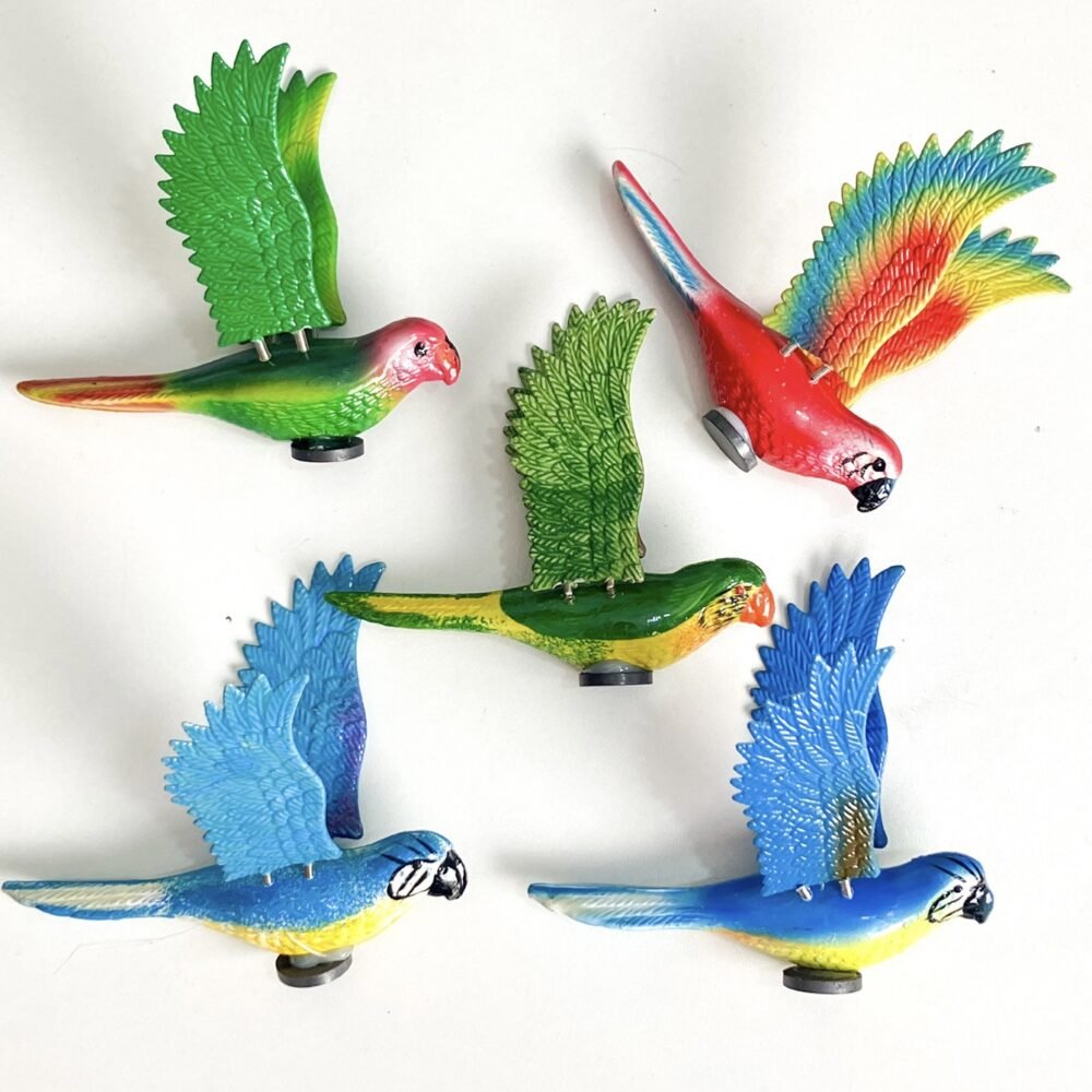 wholesale adorable realistic bird-shaped fridge magnets with movable limbs, colorful painted design for home daily use factory direct