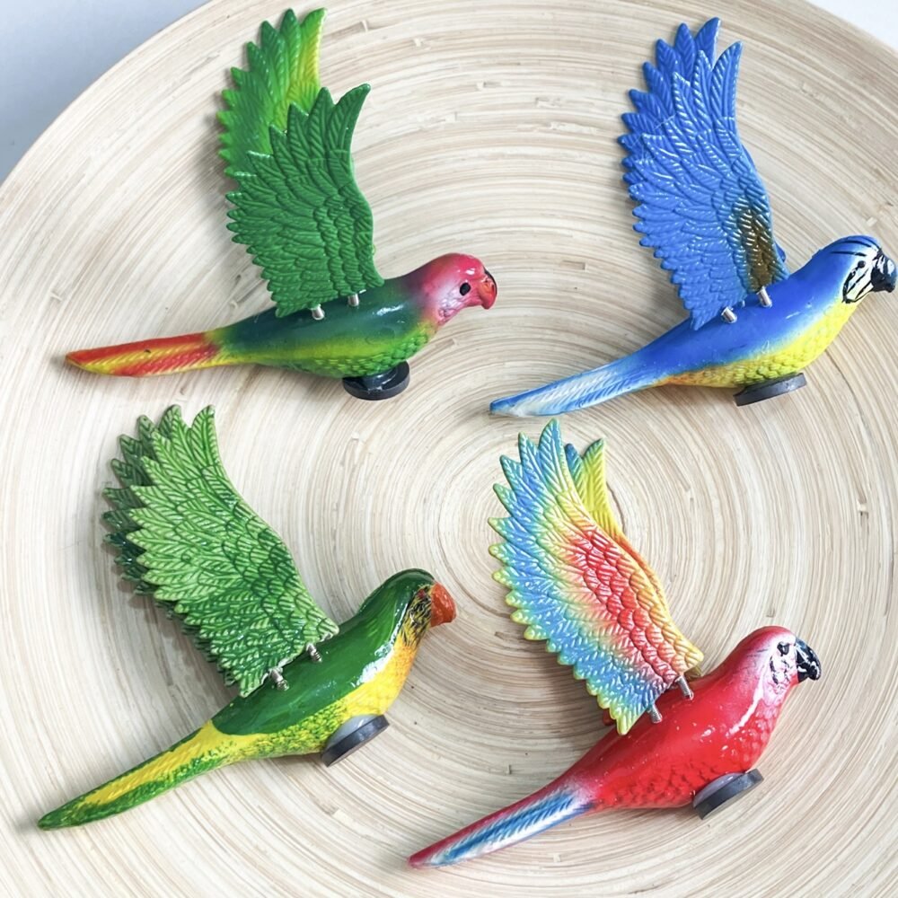 wholesale adorable realistic bird-shaped fridge magnets with movable limbs, colorful painted design for home daily use factory direct