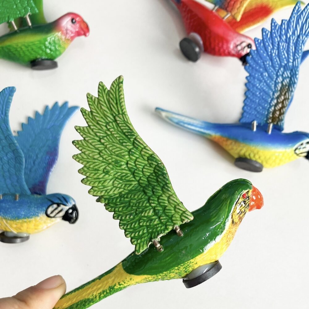wholesale adorable realistic bird-shaped fridge magnets with movable limbs, colorful painted design for home daily use factory direct