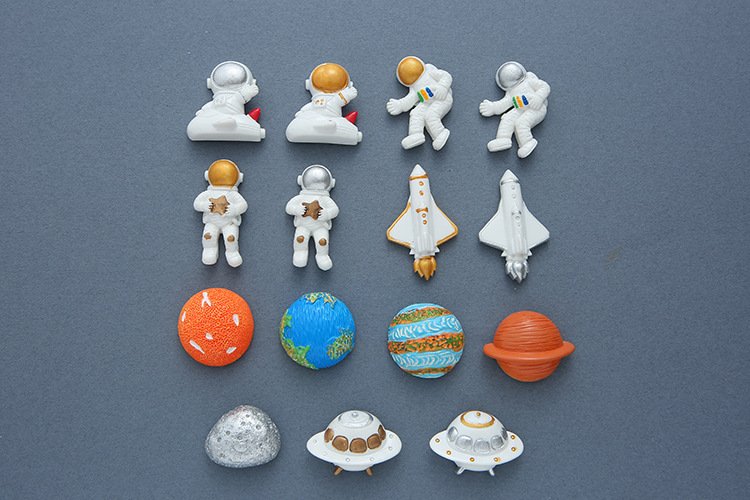 wholesale astronaut fridge magnets, magnetic stickers, space shuttle iron magnets, creative space fridge decorations, message stickers factory direct