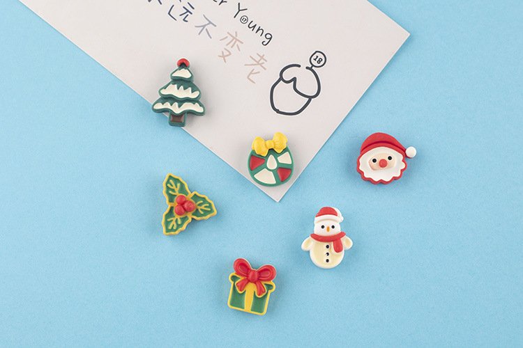wholesale cartoon christmas fridge magnets, magnetic stickers, santa claus, gift, reindeer, snowflakes, magnetic stickers, decorative stickers for festivals factory direct
