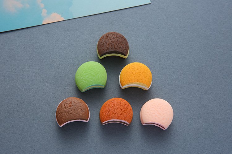 wholesale macaron mini fridge magnets, seven-color cute ironstone magnetic decorations set, plastic magnetic stickers factory direct