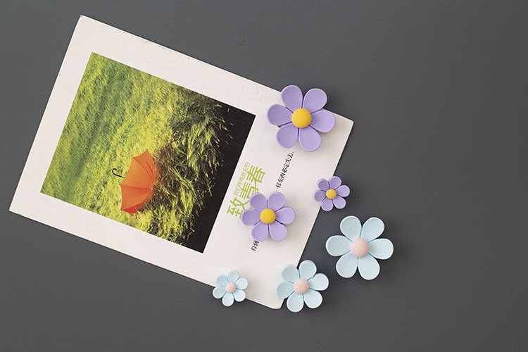 wholesale adorable daisies, elegant flowers, ins japanese style fresh 3d resin magnetic stickers for fridge magnets factory direct