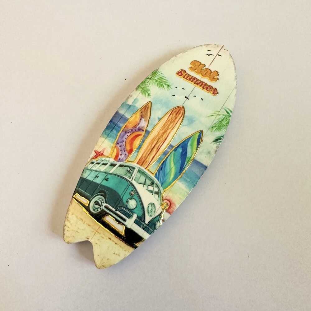 wholesale skateboard-shaped fridge magnets with gold-plated craftsmanship, 3d texture, unique and creative ceramic design for decorative crafts factory direct