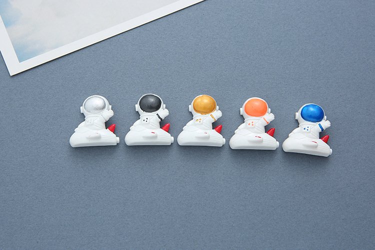 wholesale astronaut fridge magnets, magnetic stickers, space shuttle iron magnets, creative space fridge decorations, message stickers factory direct