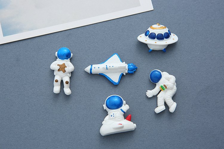 wholesale astronaut fridge magnets, magnetic stickers, space shuttle iron magnets, creative space fridge decorations, message stickers factory direct