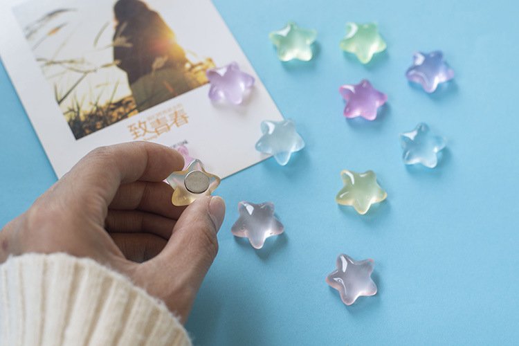 wholesale summer creative glow-in-the-dark star magnetic fridge magnets, iron slotted board whiteboard fixing magnetic decorations factory direct