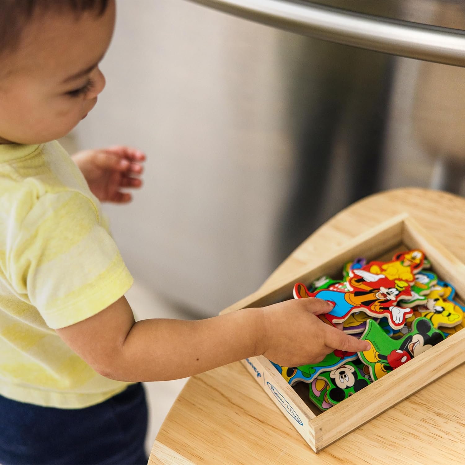 wholesale disney junior mickey mouse clubhouse wooden magnetic friends (pack of 15 magnets) factory & supplier oem
