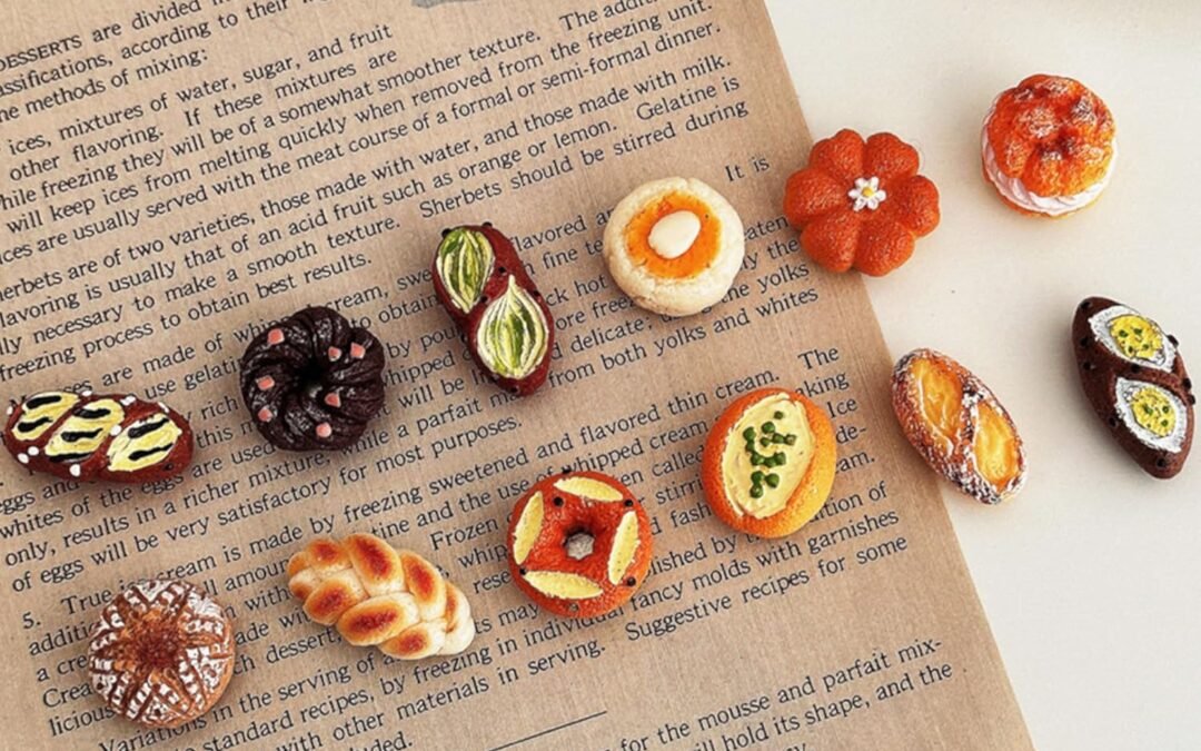 Wholesale Fridge Magnets Set – 12 Mini Bread-Themed Magnet Cute Magnetic Refrigerator Accessories Small Decorative Kitchen Magnets for Notes, Photos and Organization Factory & Supplier OEM